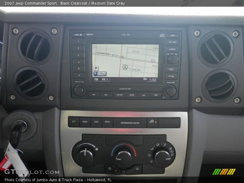 Black Clearcoat / Medium Slate Gray 2007 Jeep Commander Sport