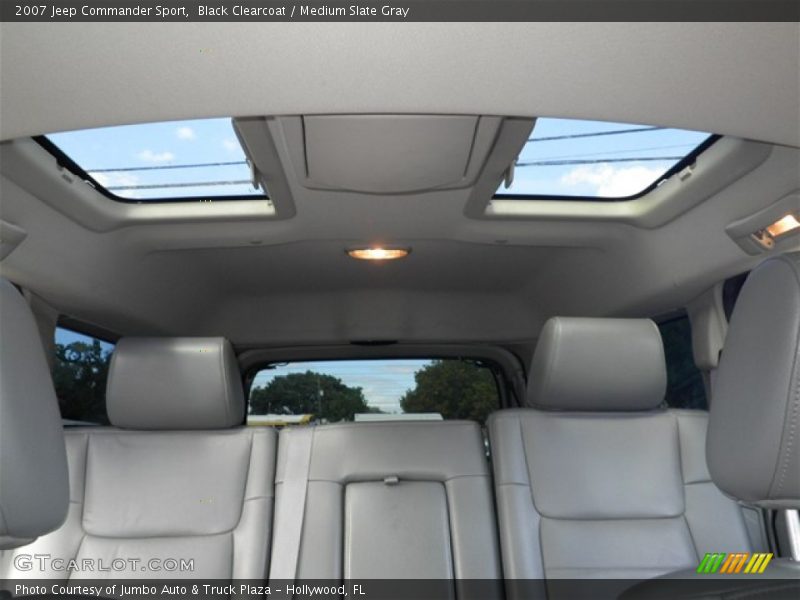 Black Clearcoat / Medium Slate Gray 2007 Jeep Commander Sport