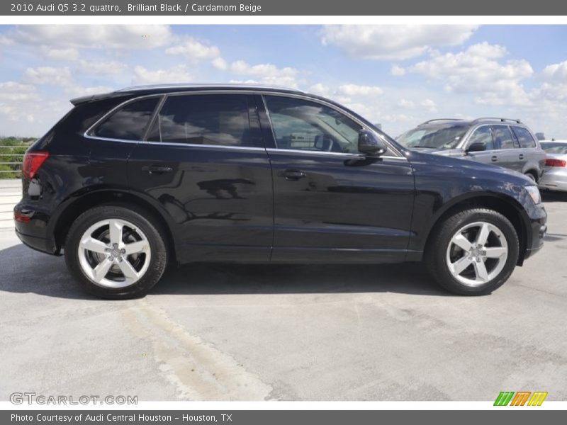 Brilliant Black / Cardamom Beige 2010 Audi Q5 3.2 quattro