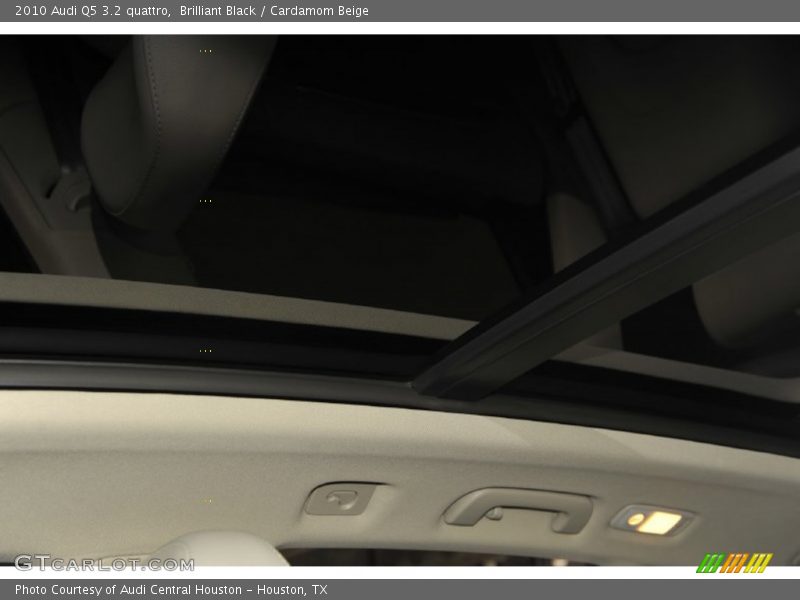 Brilliant Black / Cardamom Beige 2010 Audi Q5 3.2 quattro