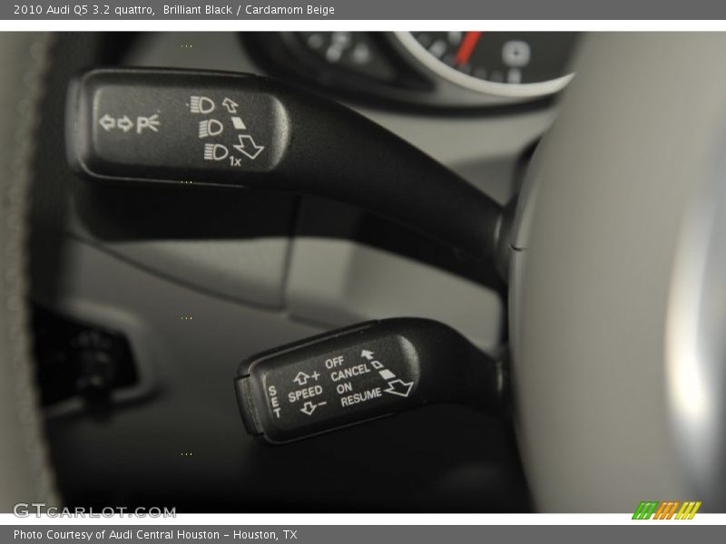 Brilliant Black / Cardamom Beige 2010 Audi Q5 3.2 quattro