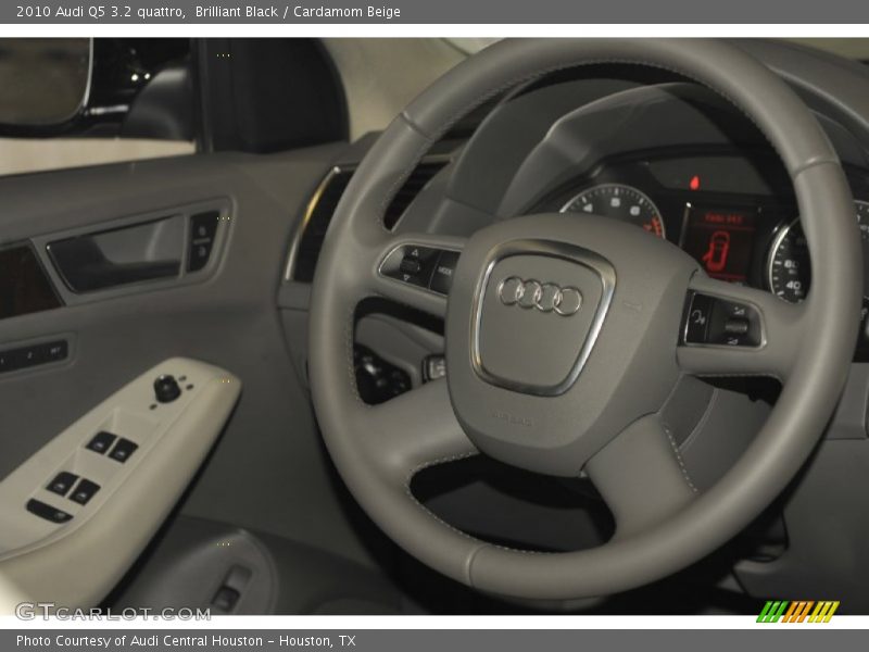Brilliant Black / Cardamom Beige 2010 Audi Q5 3.2 quattro
