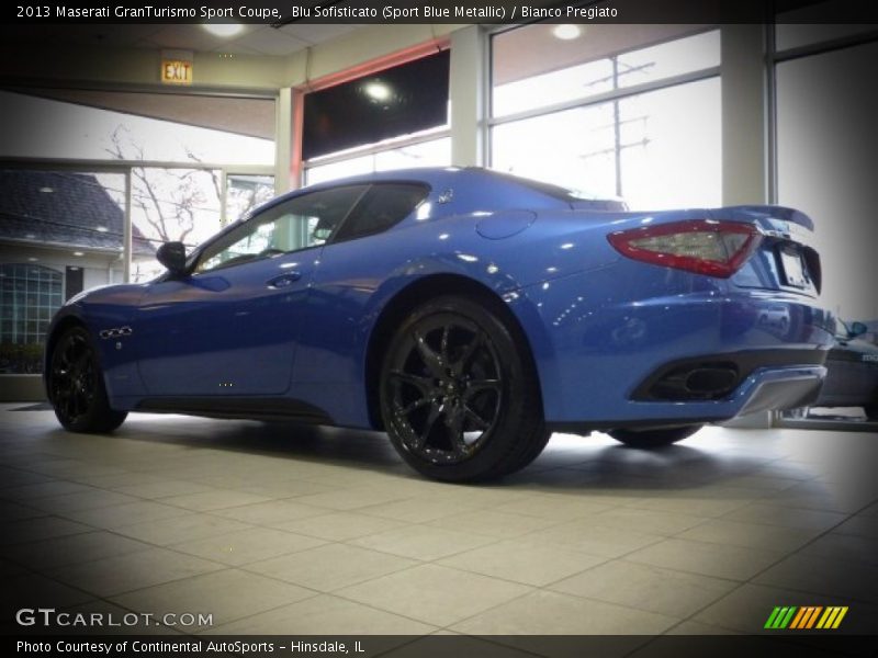 Blu Sofisticato (Sport Blue Metallic) / Bianco Pregiato 2013 Maserati GranTurismo Sport Coupe