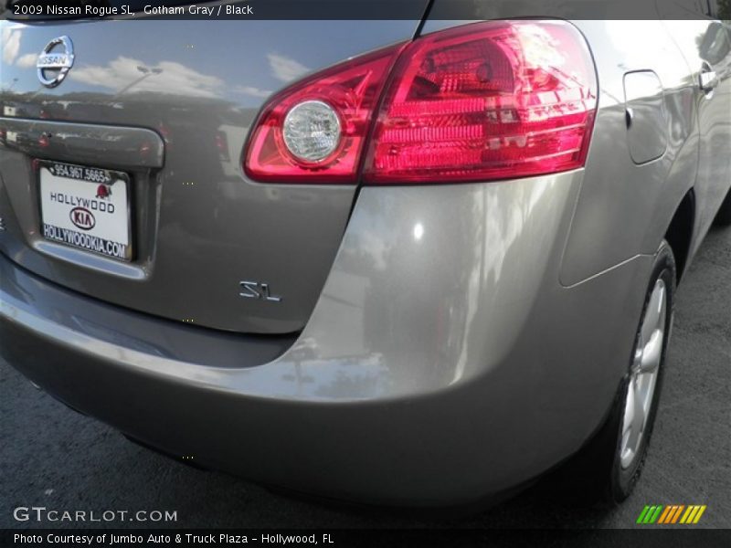 Gotham Gray / Black 2009 Nissan Rogue SL