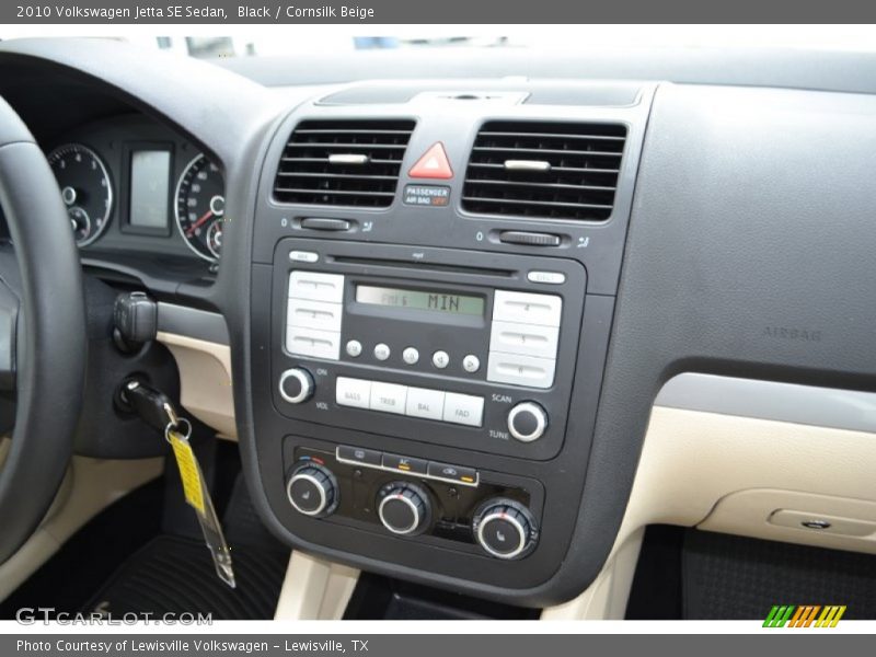 Black / Cornsilk Beige 2010 Volkswagen Jetta SE Sedan