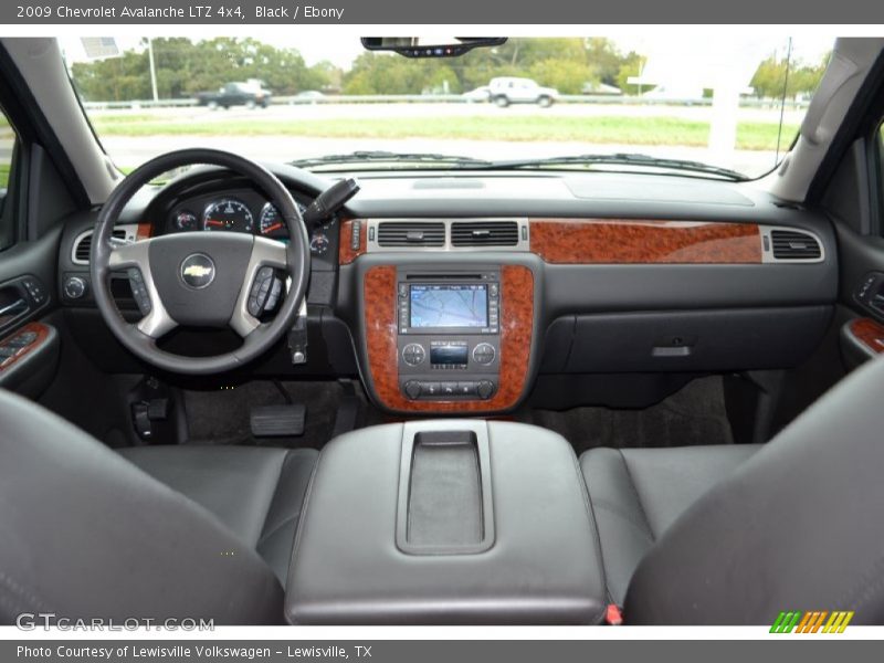 Dashboard of 2009 Avalanche LTZ 4x4