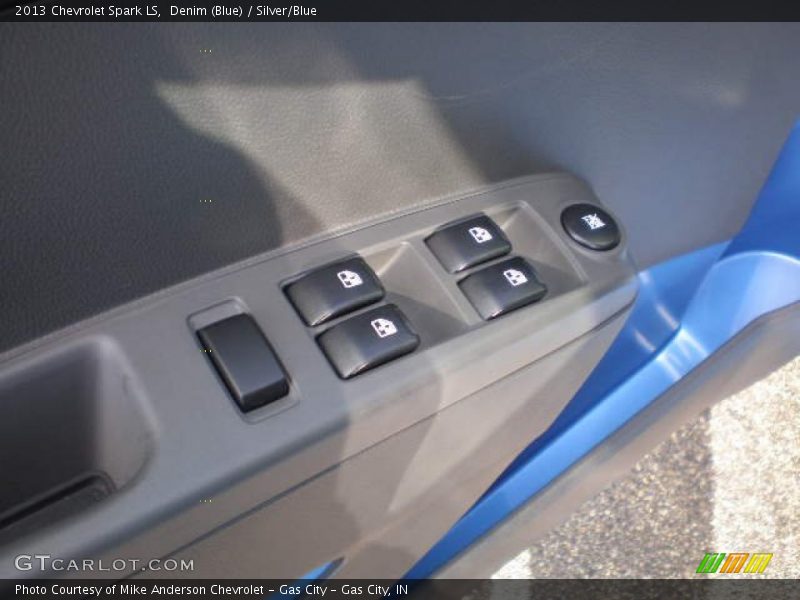 Denim (Blue) / Silver/Blue 2013 Chevrolet Spark LS