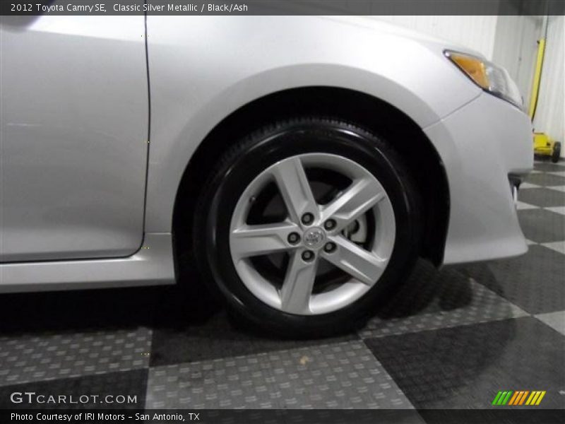 Classic Silver Metallic / Black/Ash 2012 Toyota Camry SE