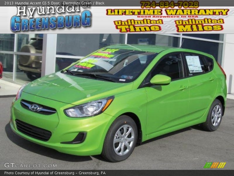 Electrolyte Green / Black 2013 Hyundai Accent GS 5 Door