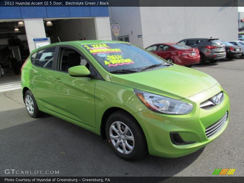 Electrolyte Green / Black 2013 Hyundai Accent GS 5 Door