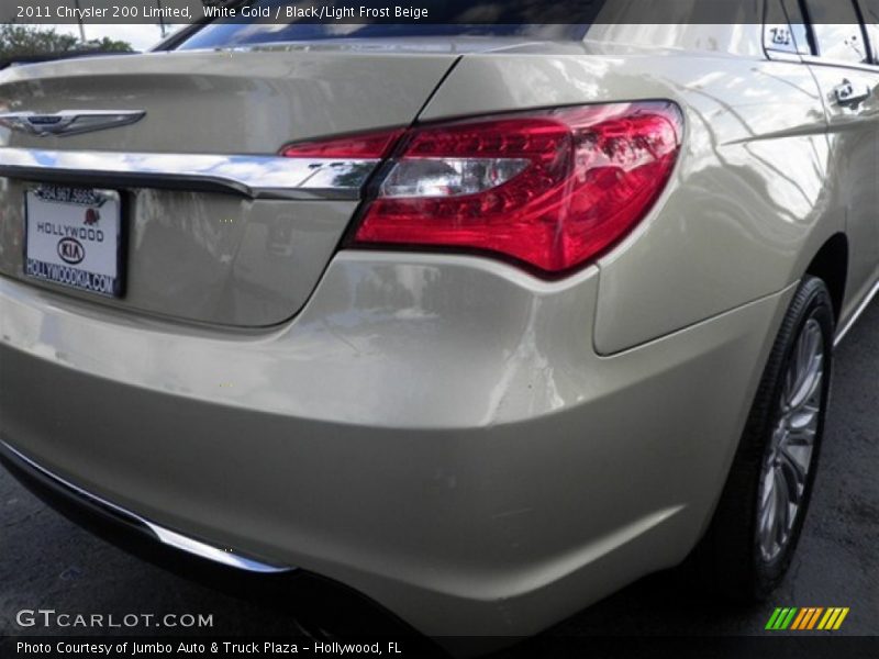 White Gold / Black/Light Frost Beige 2011 Chrysler 200 Limited