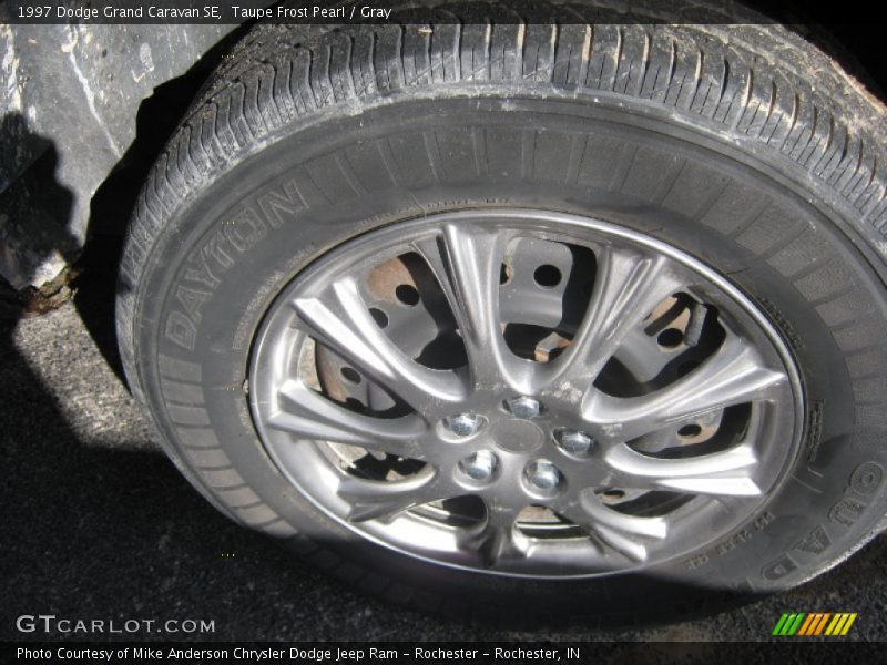 Taupe Frost Pearl / Gray 1997 Dodge Grand Caravan SE