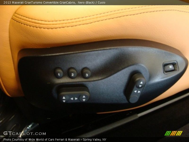 Controls of 2013 GranTurismo Convertible GranCabrio