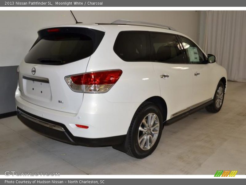 Moonlight White / Charcoal 2013 Nissan Pathfinder SL