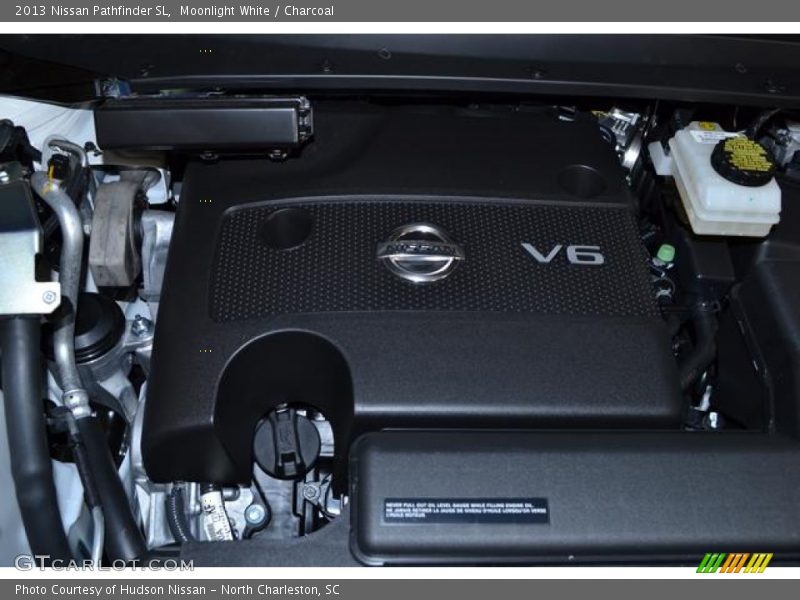 Moonlight White / Charcoal 2013 Nissan Pathfinder SL