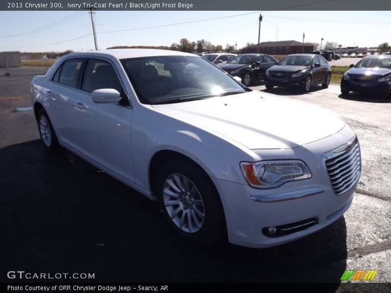 Ivory Tri-Coat Pearl / Black/Light Frost Beige 2013 Chrysler 300