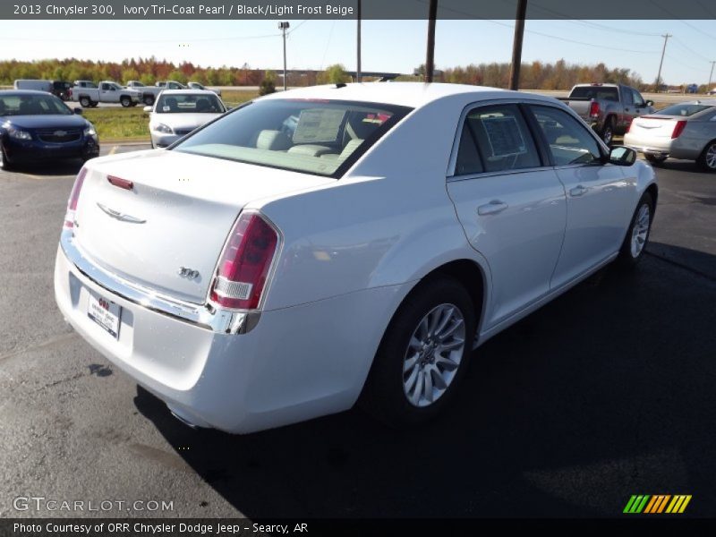 Ivory Tri-Coat Pearl / Black/Light Frost Beige 2013 Chrysler 300