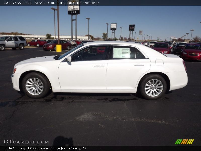 Ivory Tri-Coat Pearl / Black/Light Frost Beige 2013 Chrysler 300