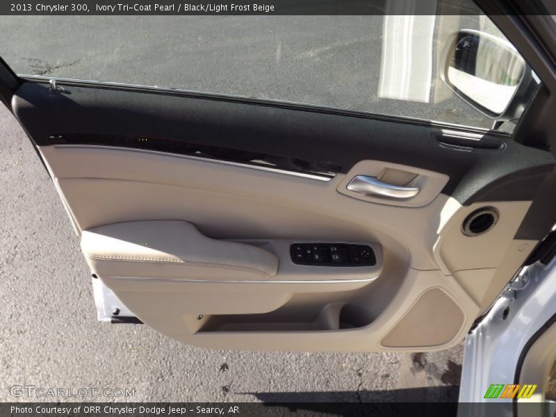 Ivory Tri-Coat Pearl / Black/Light Frost Beige 2013 Chrysler 300