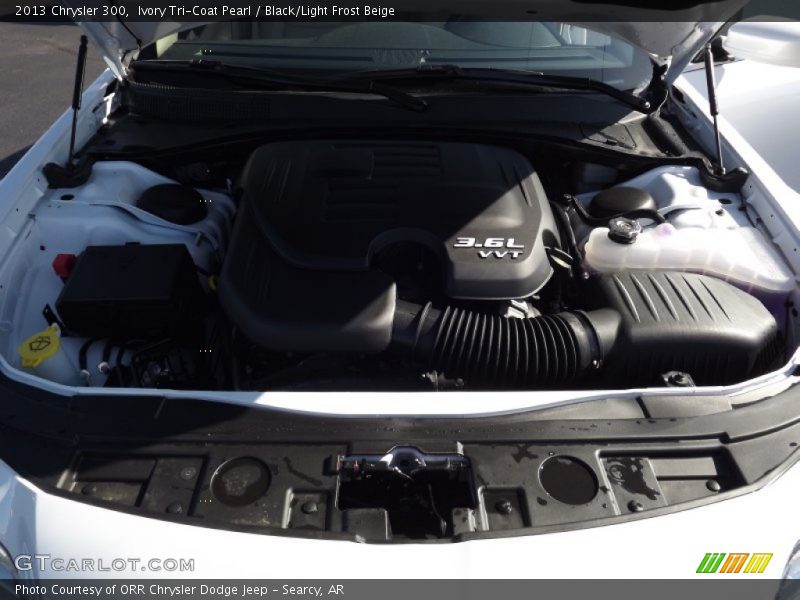 Ivory Tri-Coat Pearl / Black/Light Frost Beige 2013 Chrysler 300