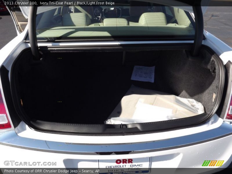 Ivory Tri-Coat Pearl / Black/Light Frost Beige 2013 Chrysler 300