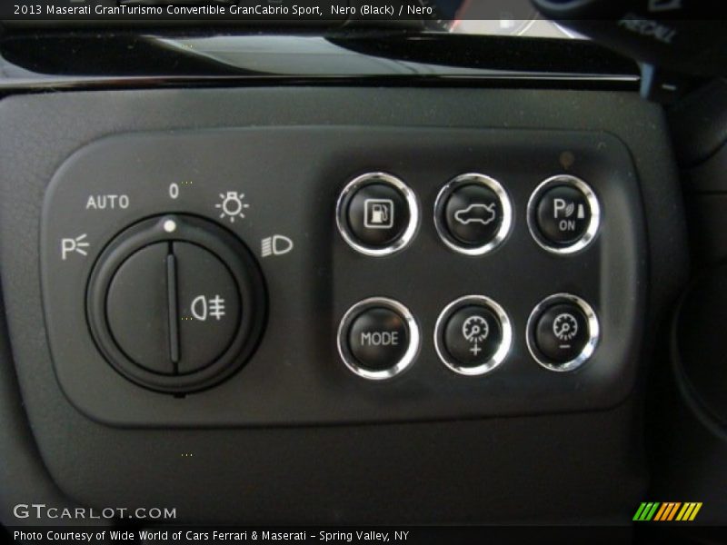 Controls of 2013 GranTurismo Convertible GranCabrio Sport