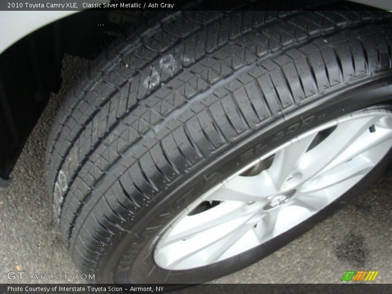 Classic Silver Metallic / Ash Gray 2010 Toyota Camry XLE