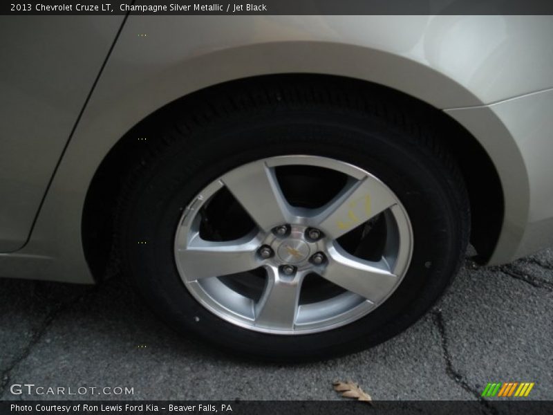 Champagne Silver Metallic / Jet Black 2013 Chevrolet Cruze LT