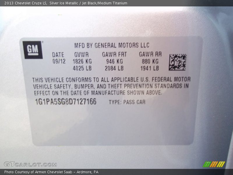Silver Ice Metallic / Jet Black/Medium Titanium 2013 Chevrolet Cruze LS