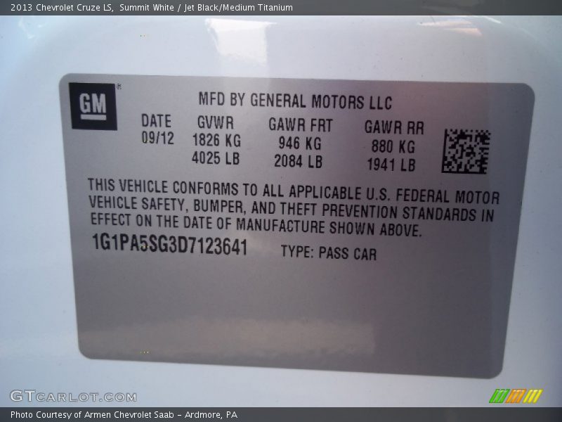 Summit White / Jet Black/Medium Titanium 2013 Chevrolet Cruze LS