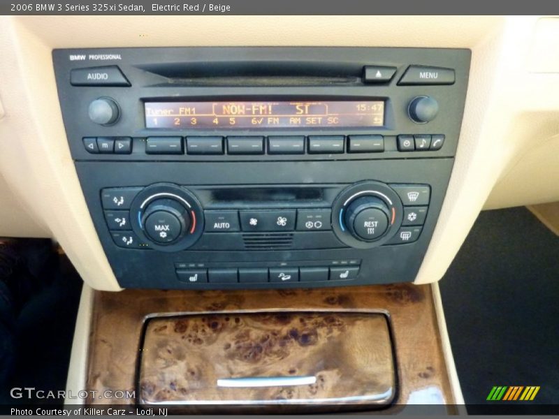 Controls of 2006 3 Series 325xi Sedan