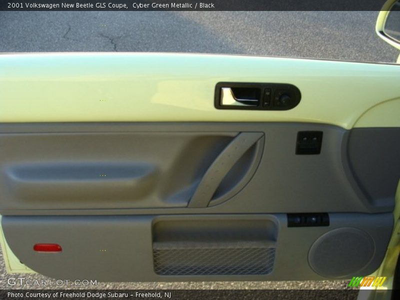 Cyber Green Metallic / Black 2001 Volkswagen New Beetle GLS Coupe