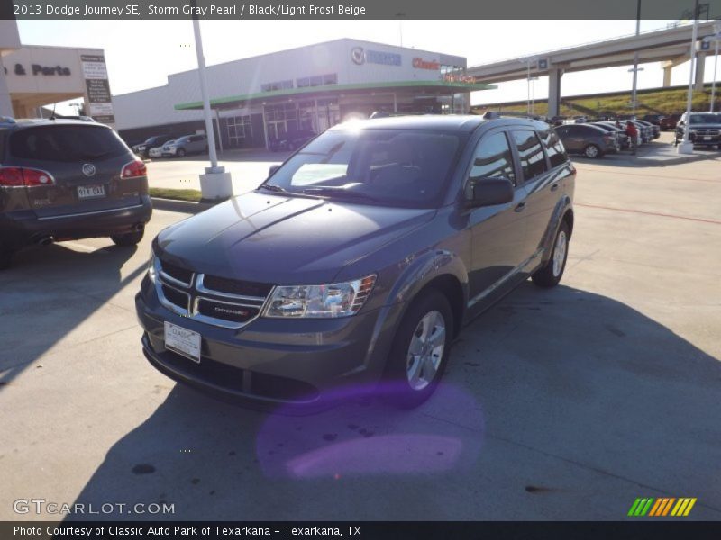 Storm Gray Pearl / Black/Light Frost Beige 2013 Dodge Journey SE