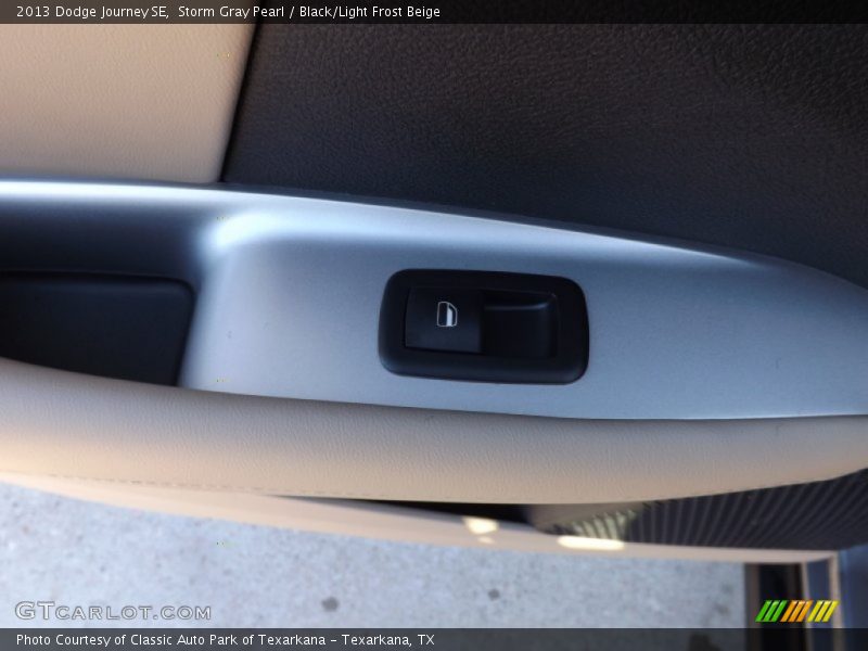 Storm Gray Pearl / Black/Light Frost Beige 2013 Dodge Journey SE
