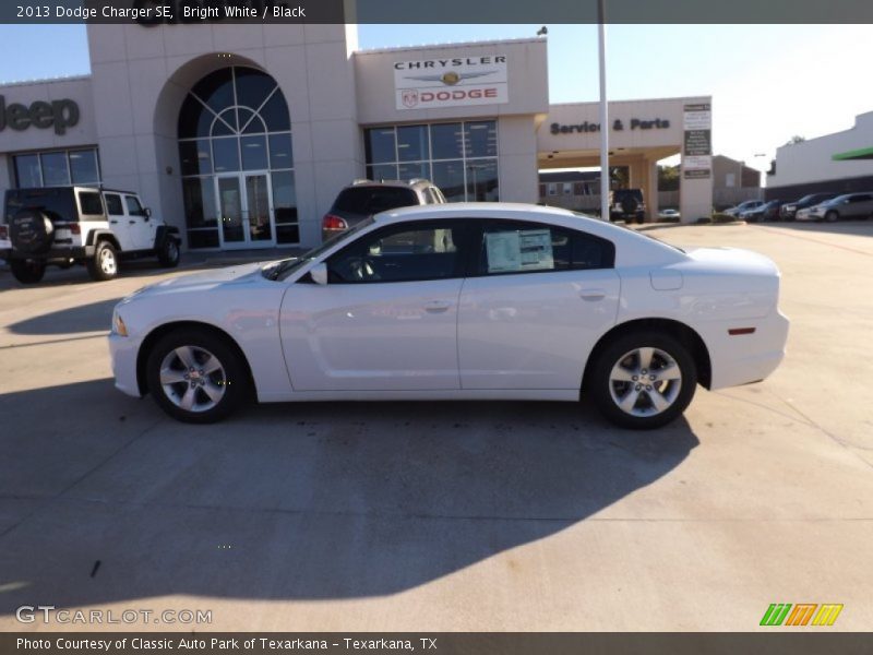 Bright White / Black 2013 Dodge Charger SE