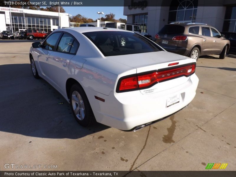 Bright White / Black 2013 Dodge Charger SE