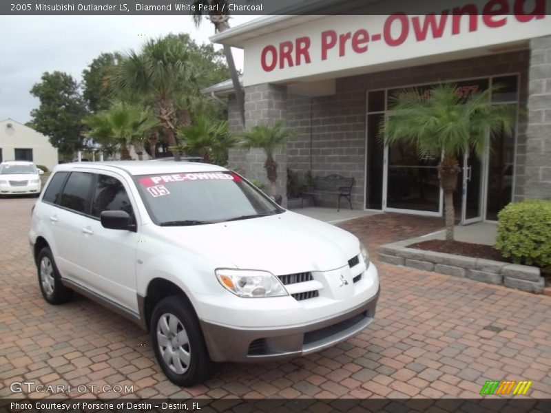 Diamond White Pearl / Charcoal 2005 Mitsubishi Outlander LS