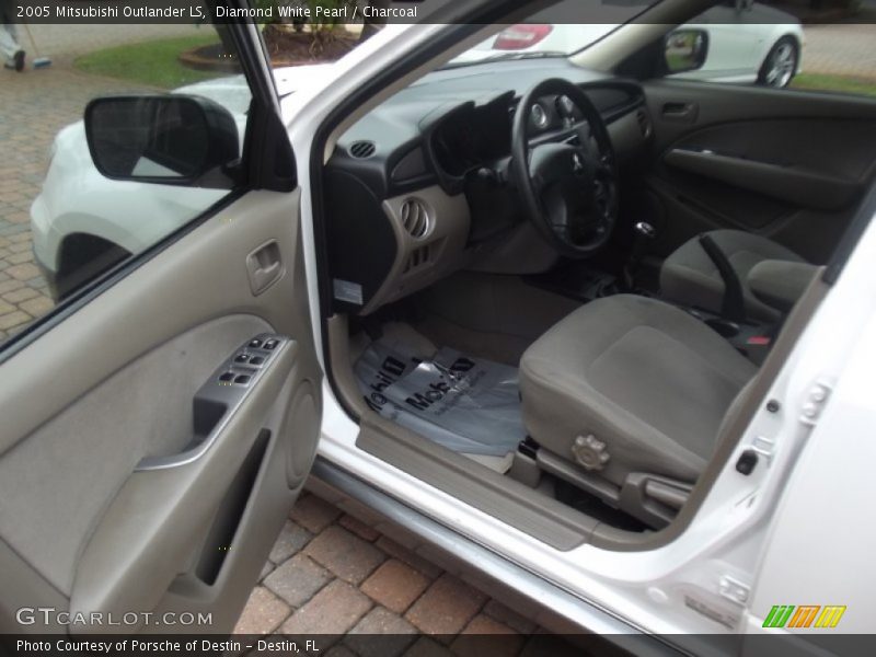 Diamond White Pearl / Charcoal 2005 Mitsubishi Outlander LS