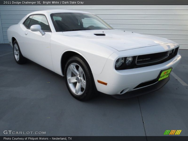 Bright White / Dark Slate Gray 2011 Dodge Challenger SE