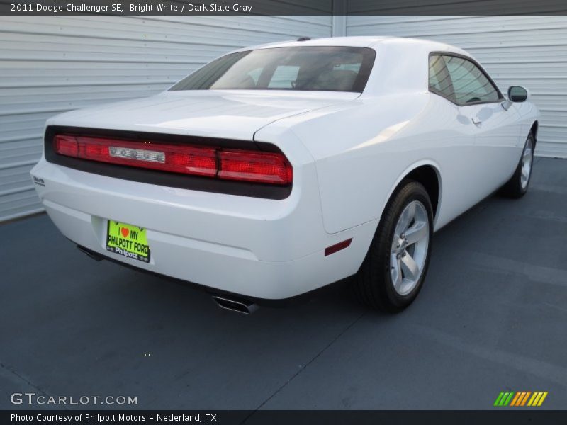 Bright White / Dark Slate Gray 2011 Dodge Challenger SE