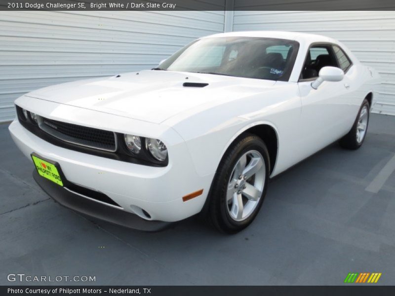 Bright White / Dark Slate Gray 2011 Dodge Challenger SE