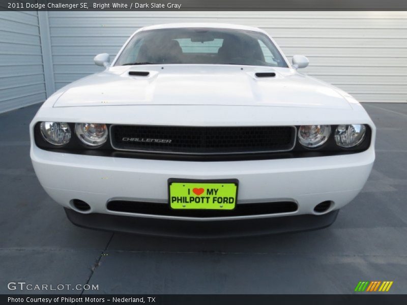 Bright White / Dark Slate Gray 2011 Dodge Challenger SE