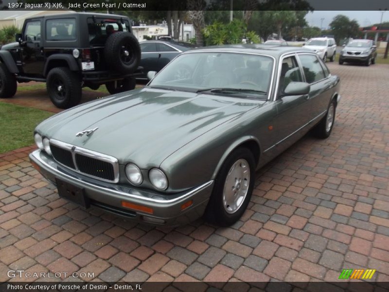 Front 3/4 View of 1997 XJ XJ6