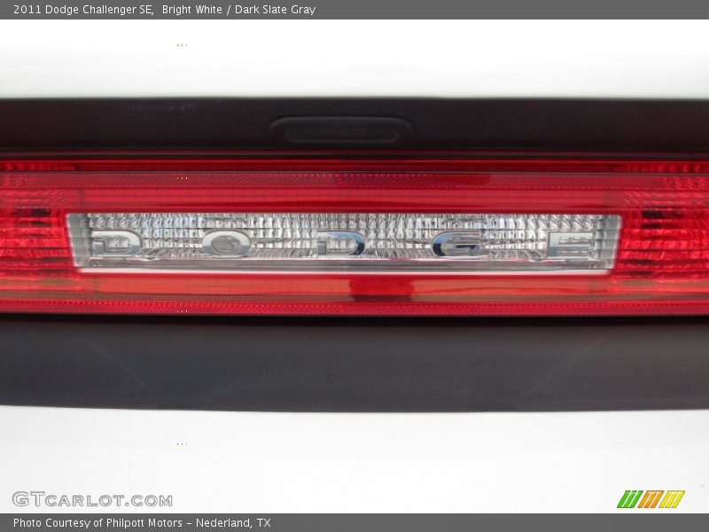 Bright White / Dark Slate Gray 2011 Dodge Challenger SE