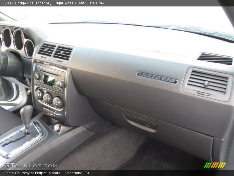Bright White / Dark Slate Gray 2011 Dodge Challenger SE