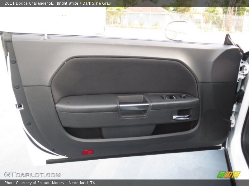 Bright White / Dark Slate Gray 2011 Dodge Challenger SE