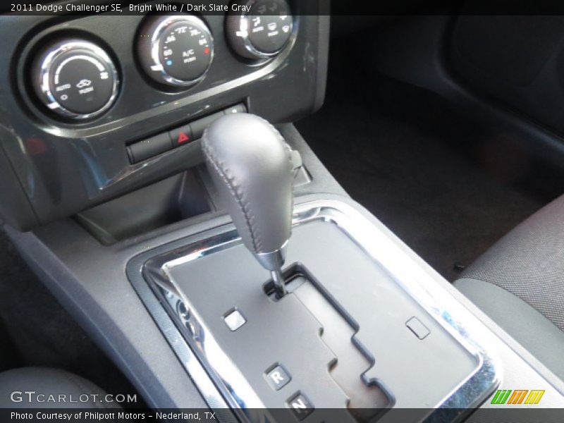 Bright White / Dark Slate Gray 2011 Dodge Challenger SE