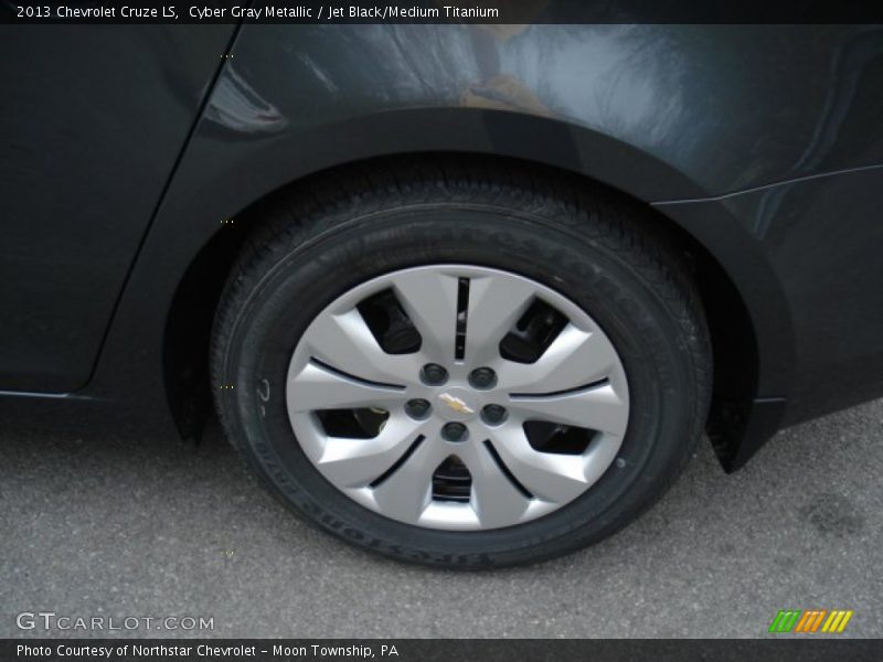 Cyber Gray Metallic / Jet Black/Medium Titanium 2013 Chevrolet Cruze LS
