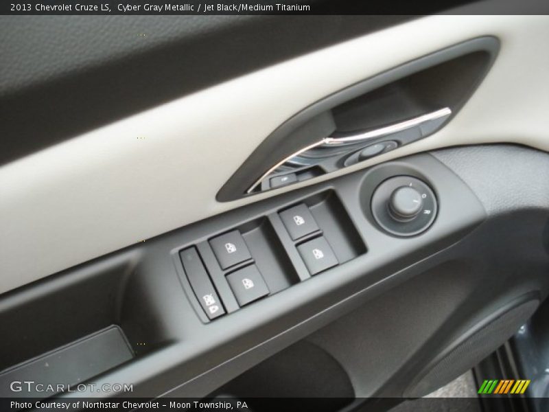 Cyber Gray Metallic / Jet Black/Medium Titanium 2013 Chevrolet Cruze LS