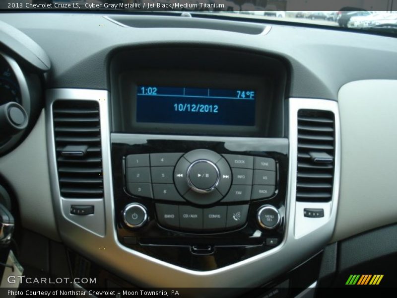 Cyber Gray Metallic / Jet Black/Medium Titanium 2013 Chevrolet Cruze LS